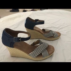 Toms Wedge Sandal